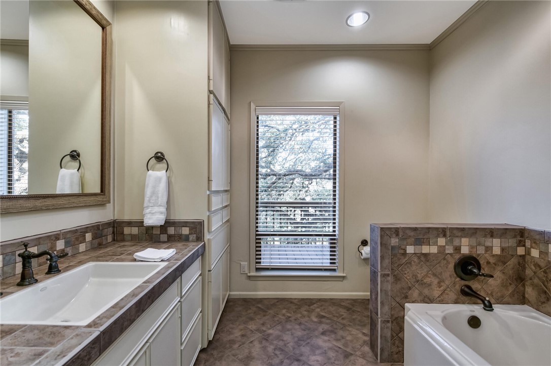 100 Creek 3207b Road Clifton TX 76634