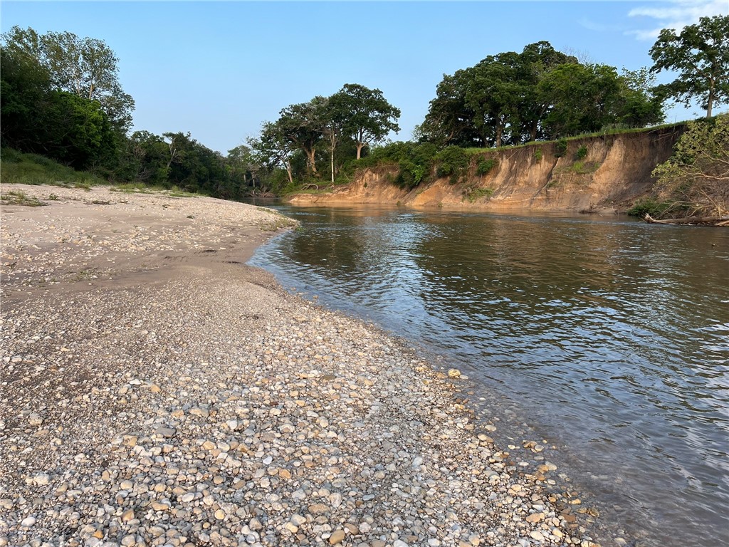 100 Creek 3207b Road Clifton TX 76634