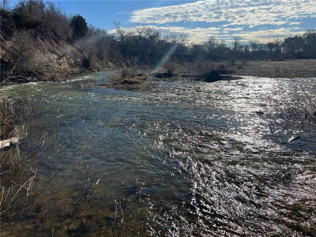 100 Creek 3207b Road Clifton TX 76634