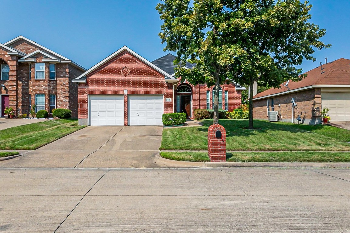 2817 Turtle Dove Lane Mesquite TX 75181