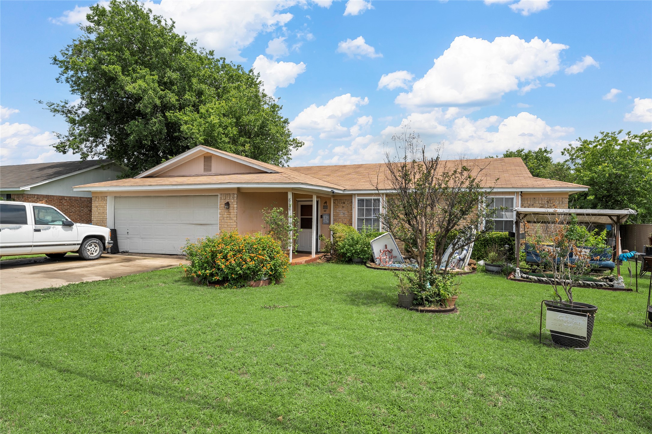 812 W Warren Street Hewitt TX 76643