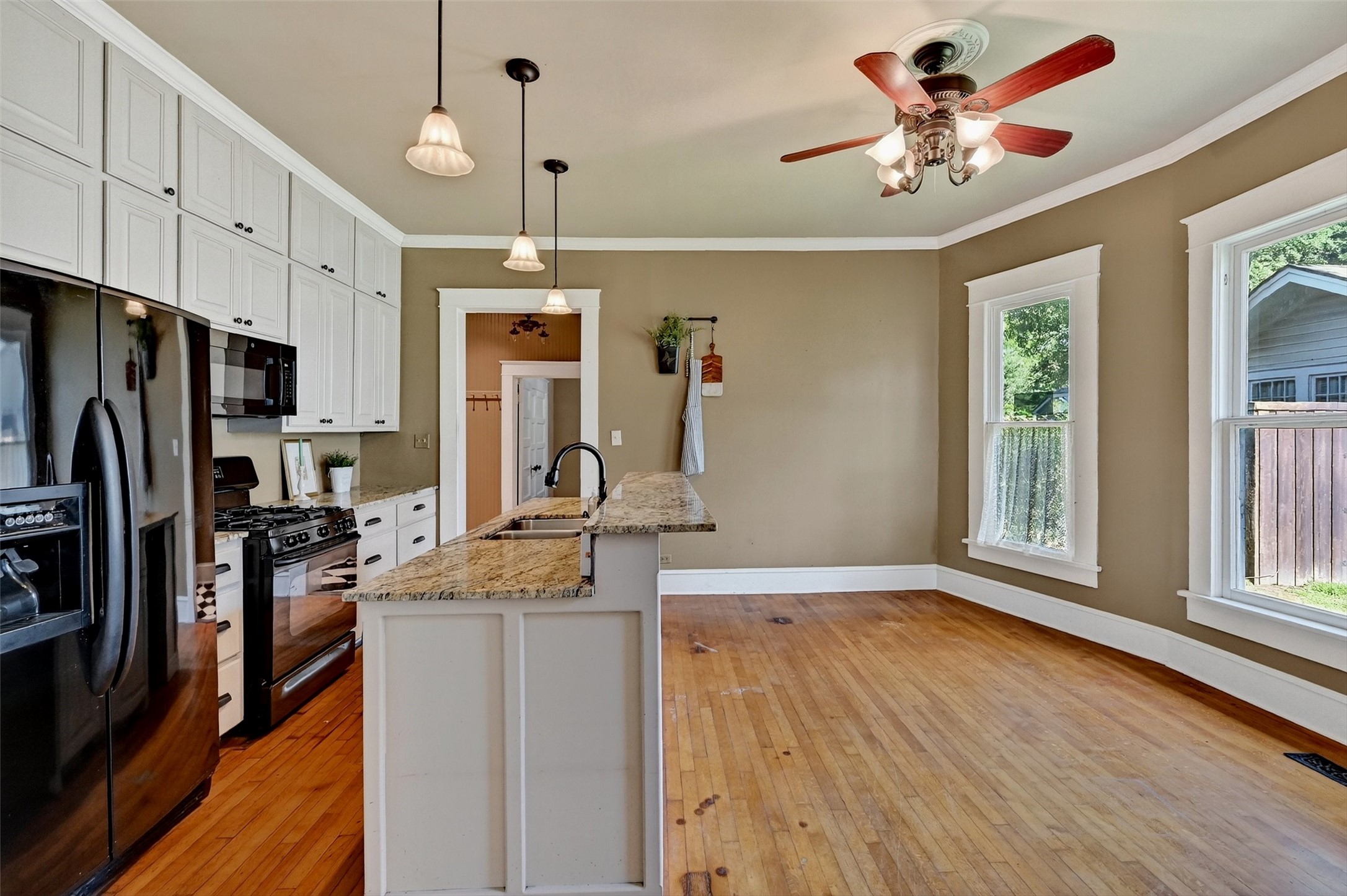 1018 N Woods Street Sherman TX 75092