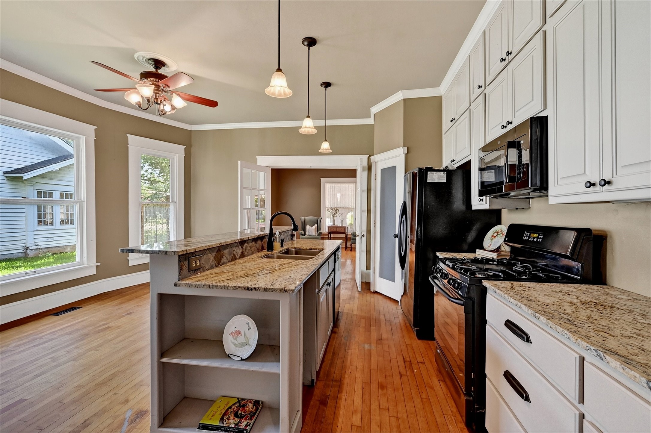 1018 N Woods Street Sherman TX 75092