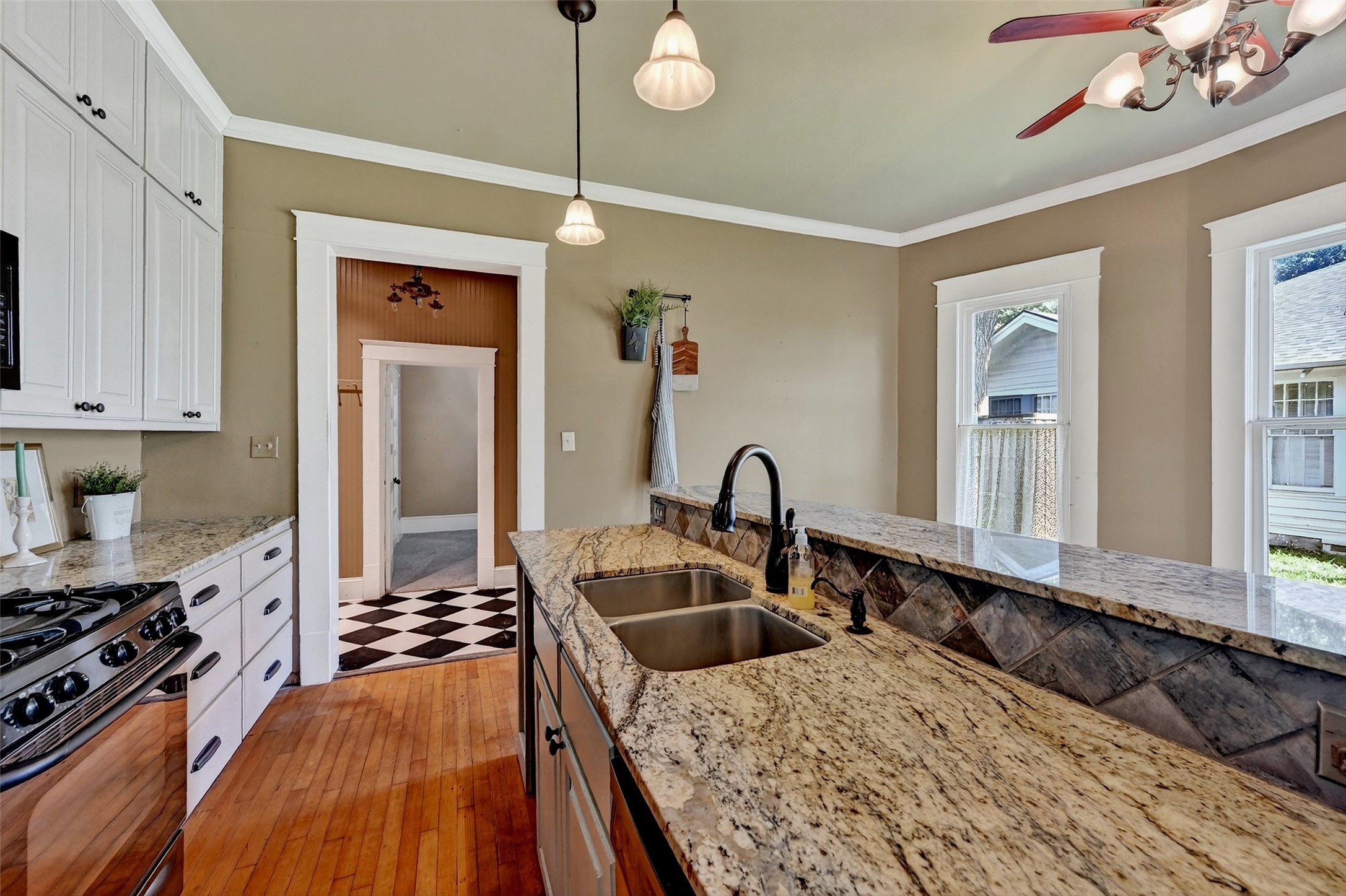 1018 N Woods Street Sherman TX 75092
