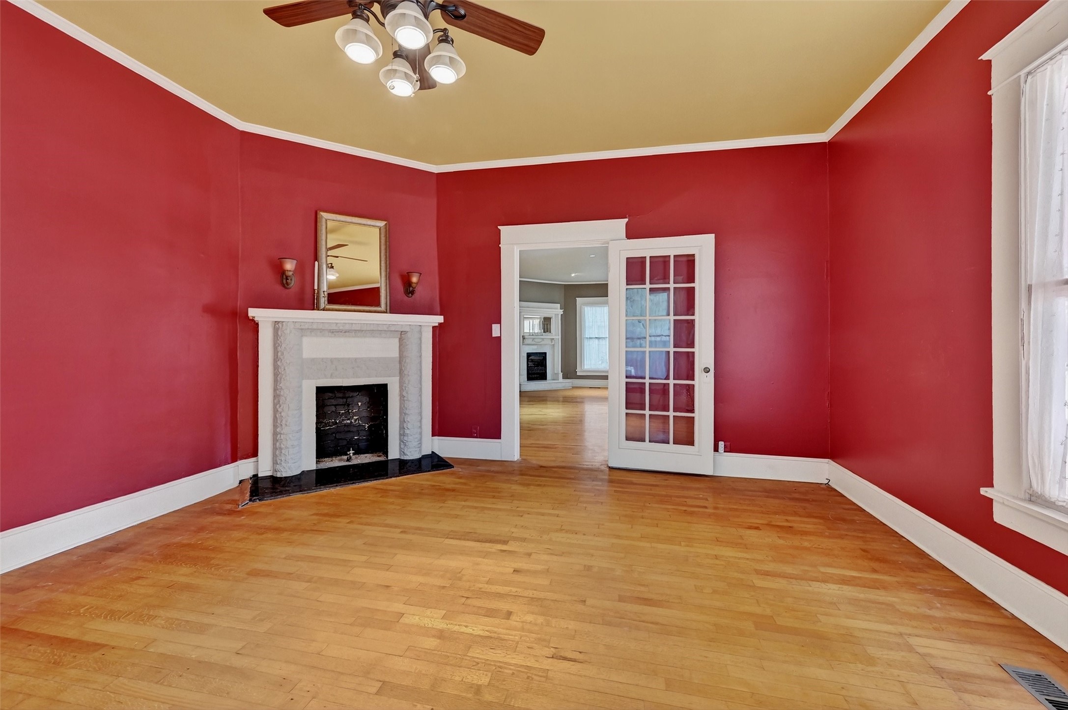 1018 N Woods Street Sherman TX 75092