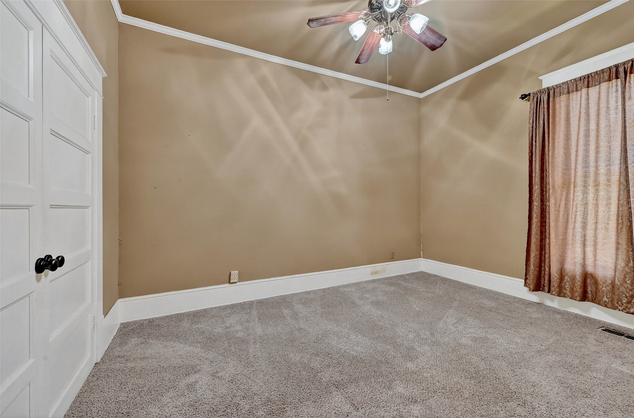 1018 N Woods Street Sherman TX 75092