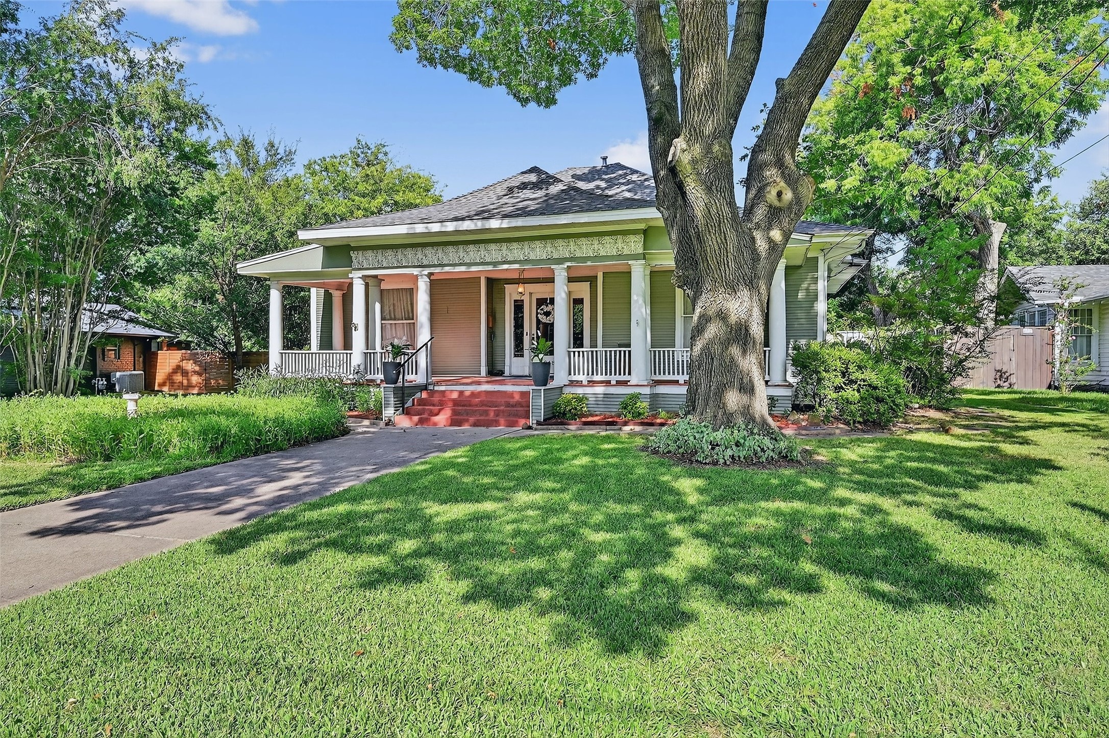 1018 N Woods Street Sherman TX 75092