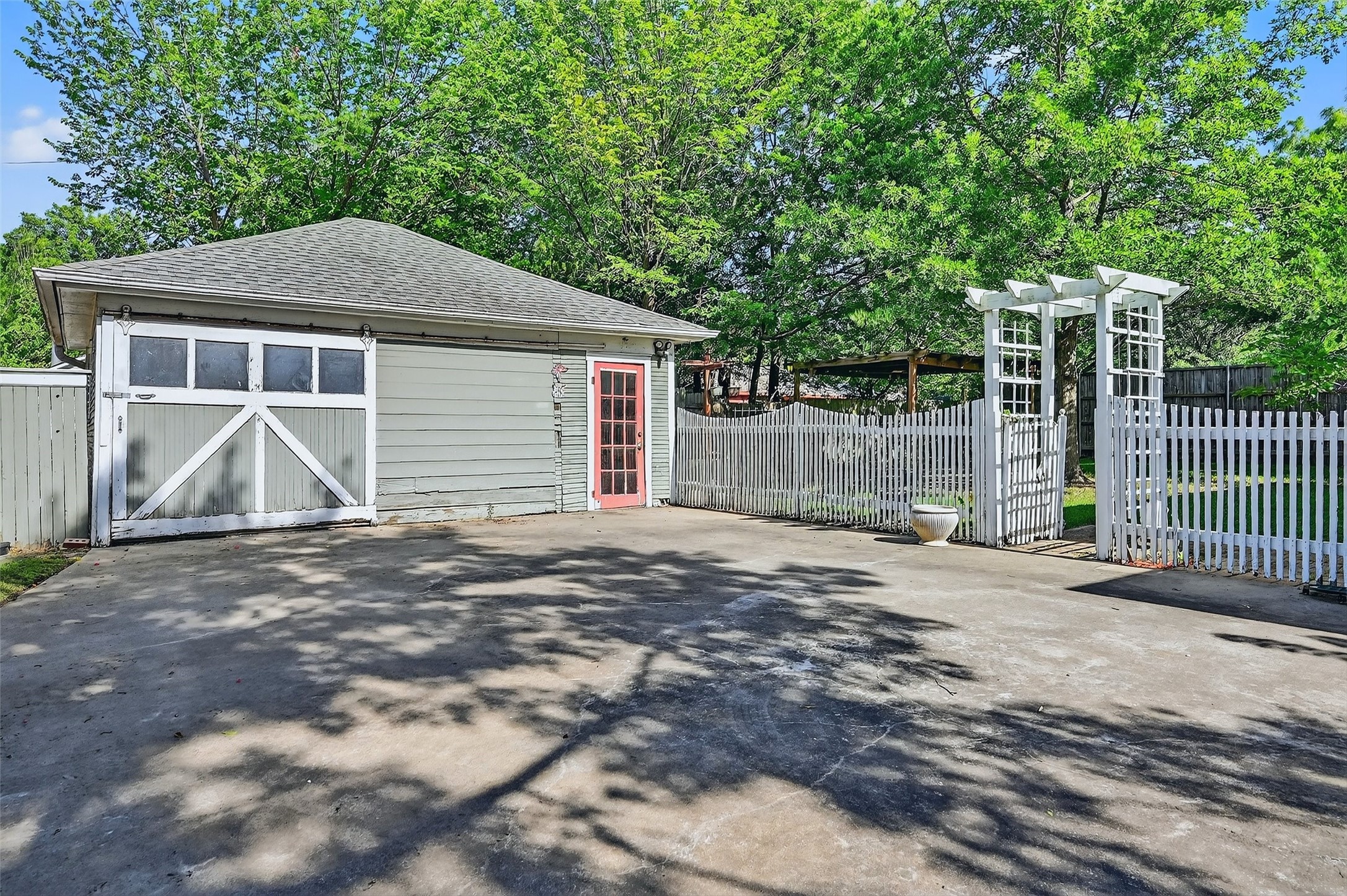 1018 N Woods Street Sherman TX 75092
