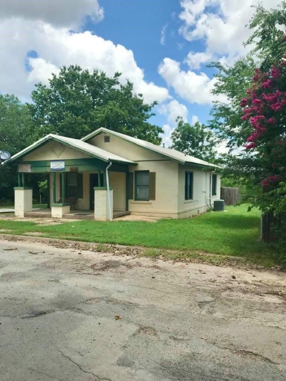 604 W 12th Street Coleman TX 76834