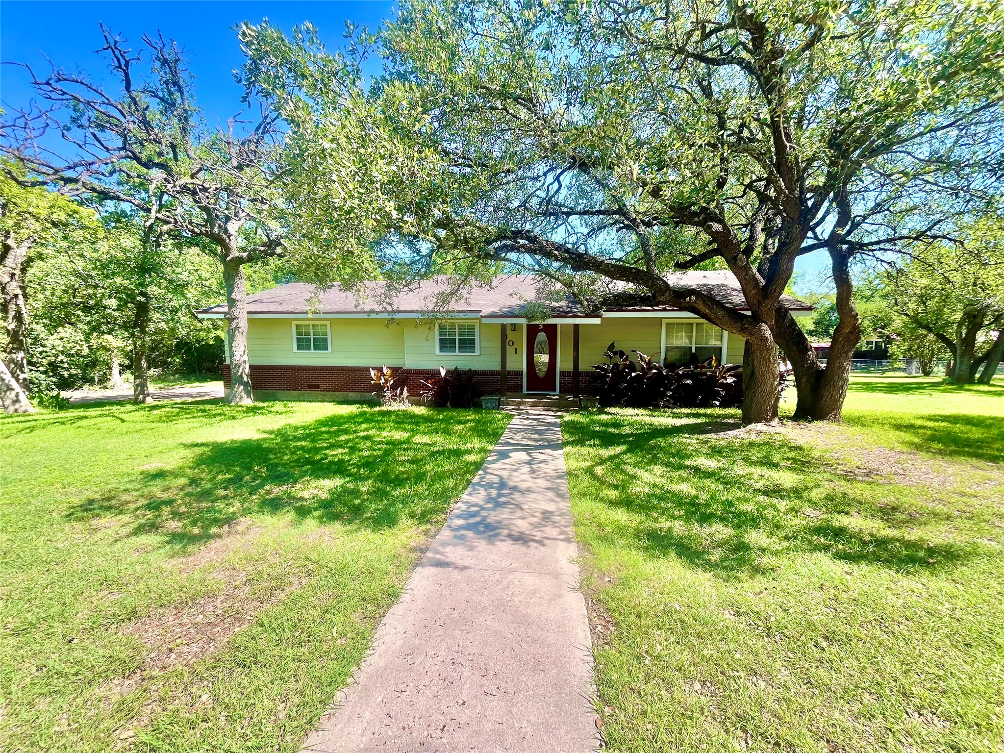 601 Navajo Trail Hamilton TX 76531