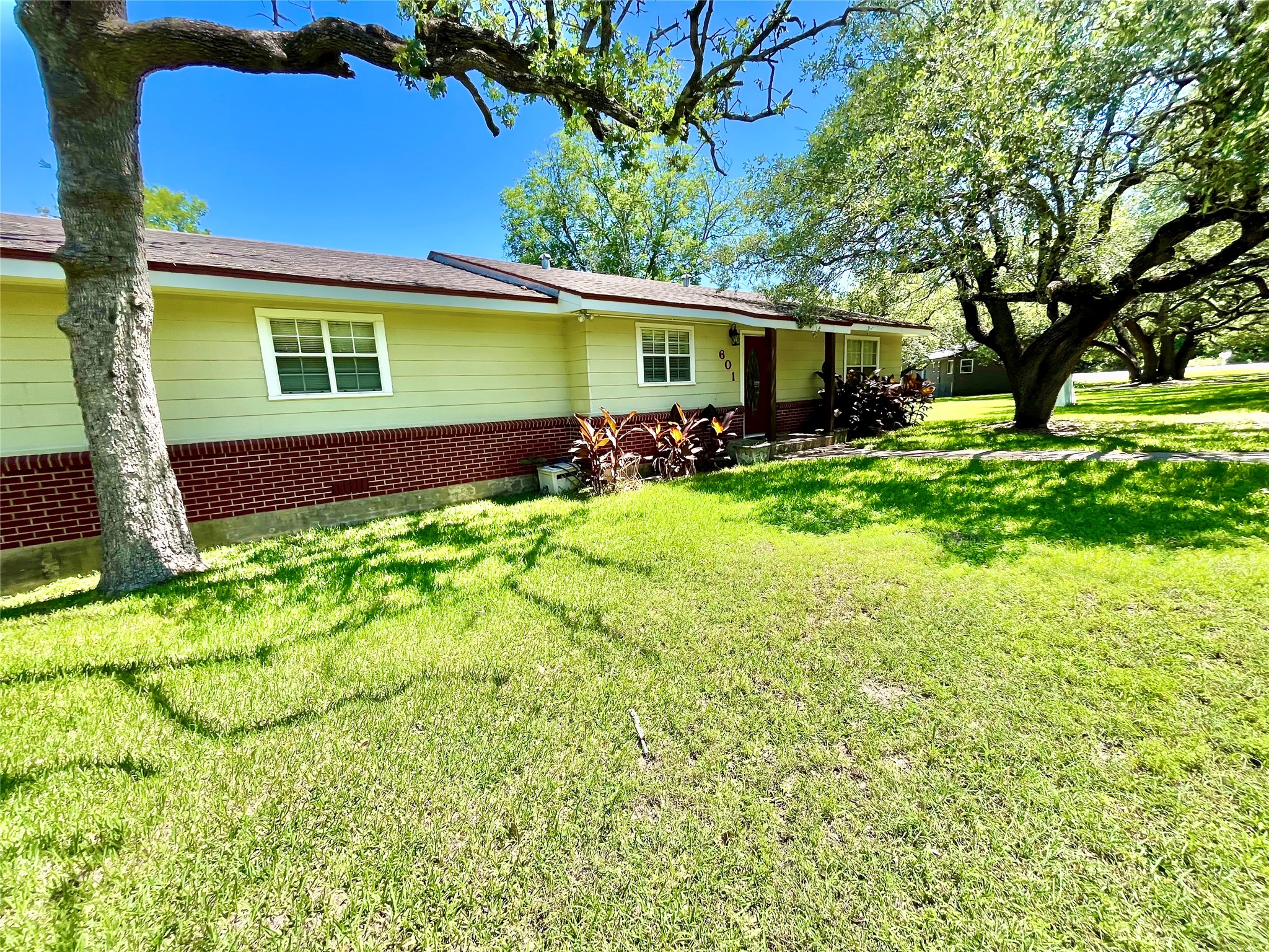 601 Navajo Trail Hamilton TX 76531