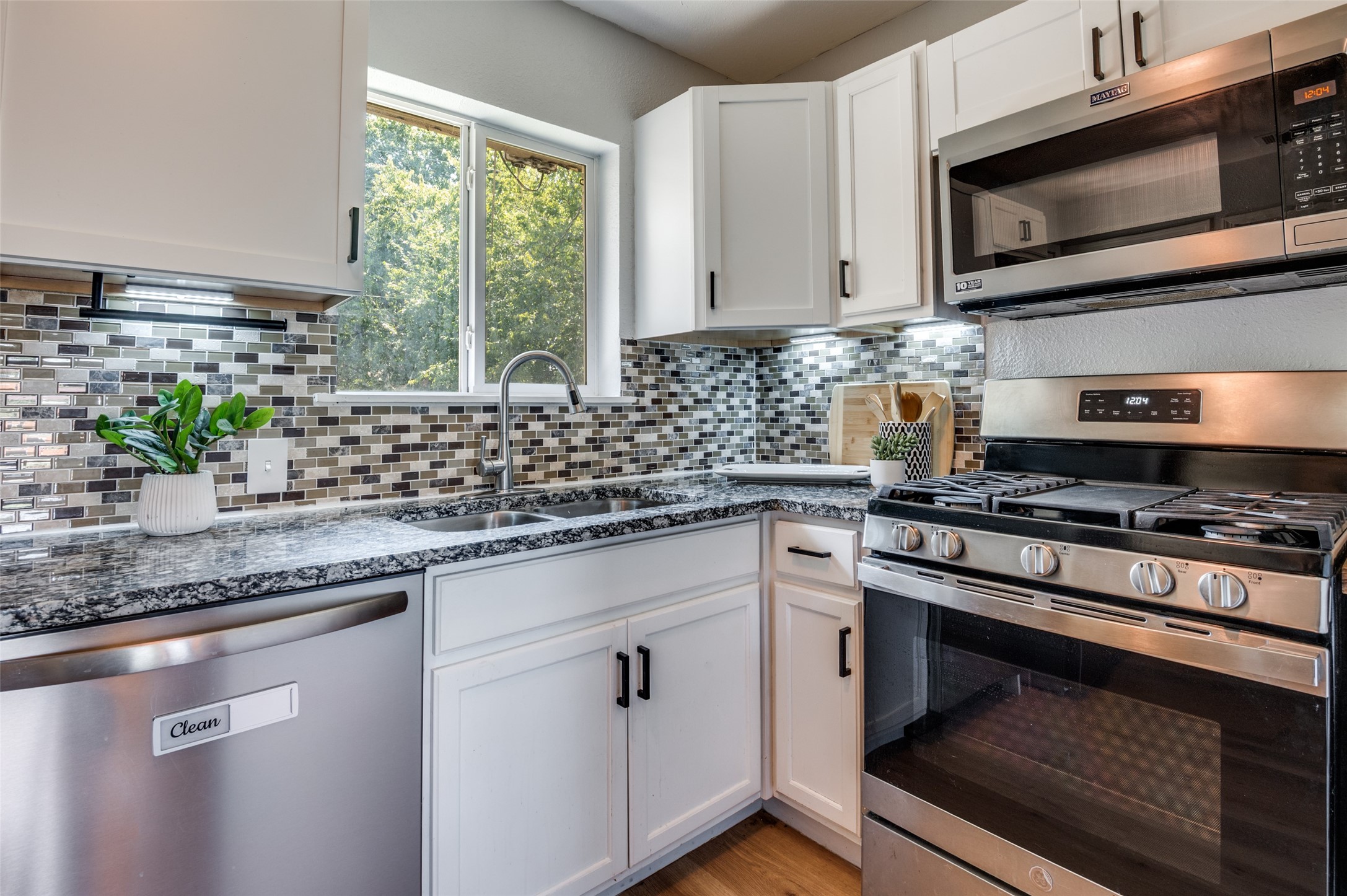 406 Freeman Street Mesquite TX 75149