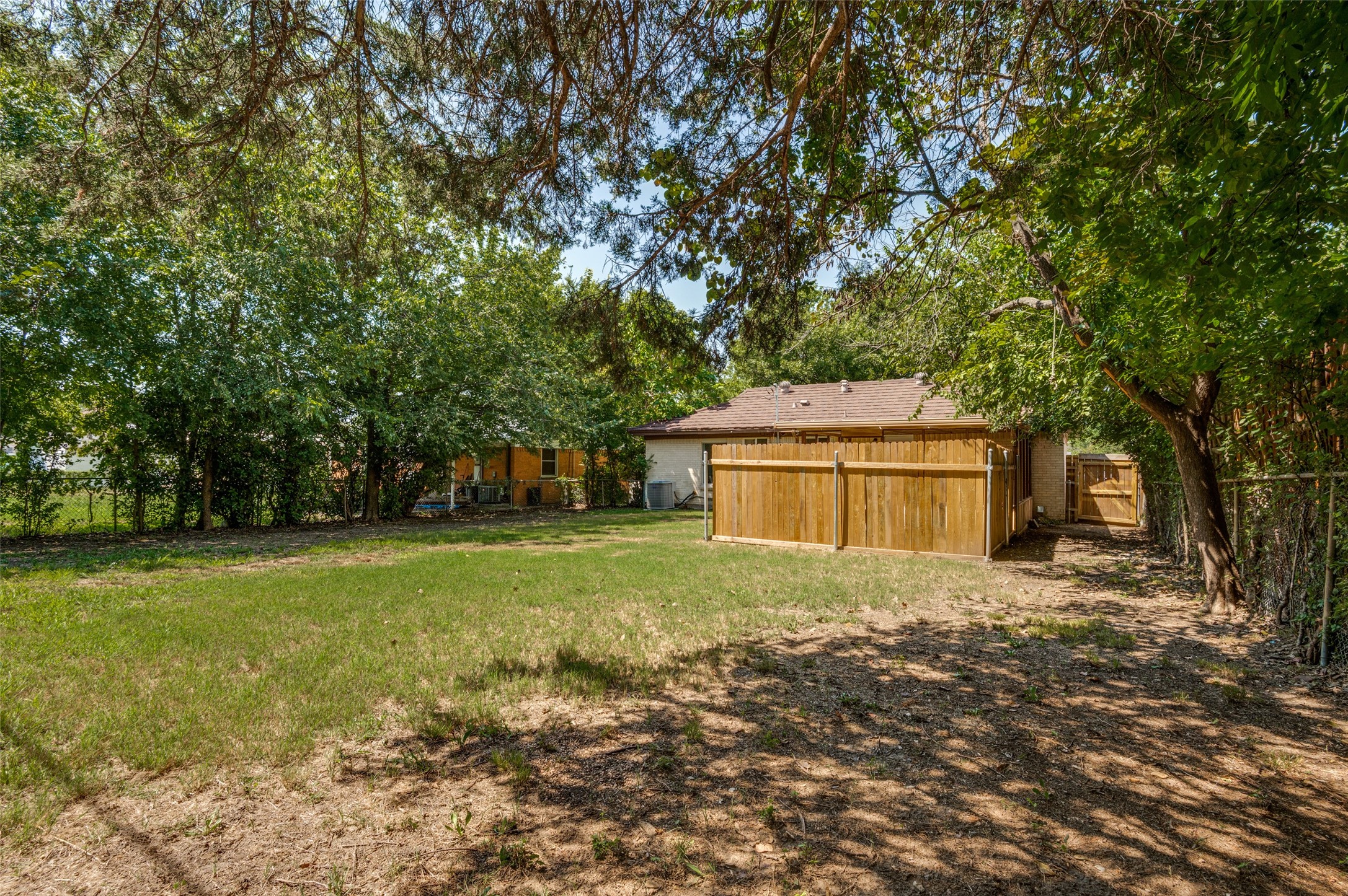 406 Freeman Street Mesquite TX 75149