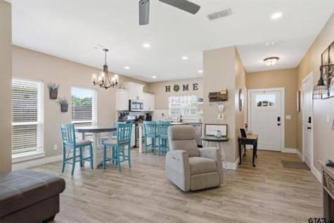17018 Crossing Circle Lindale TX 75771