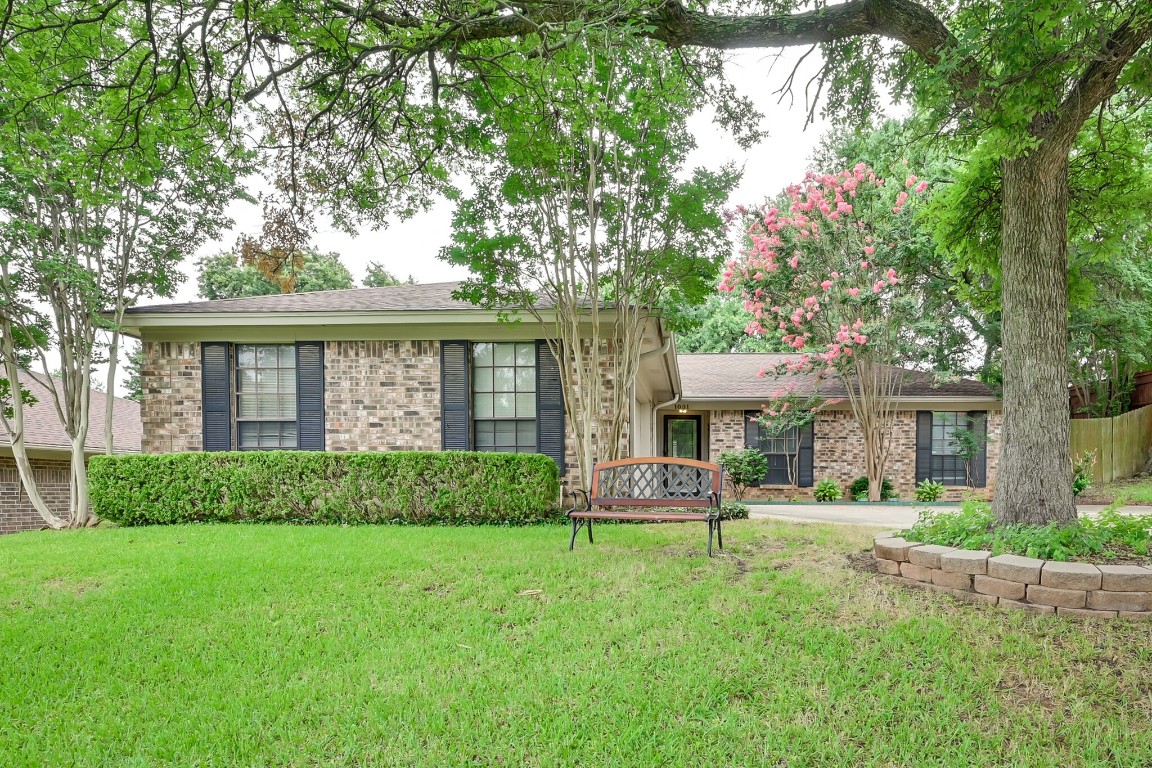 1001 Rosewood Court Euless TX 76039