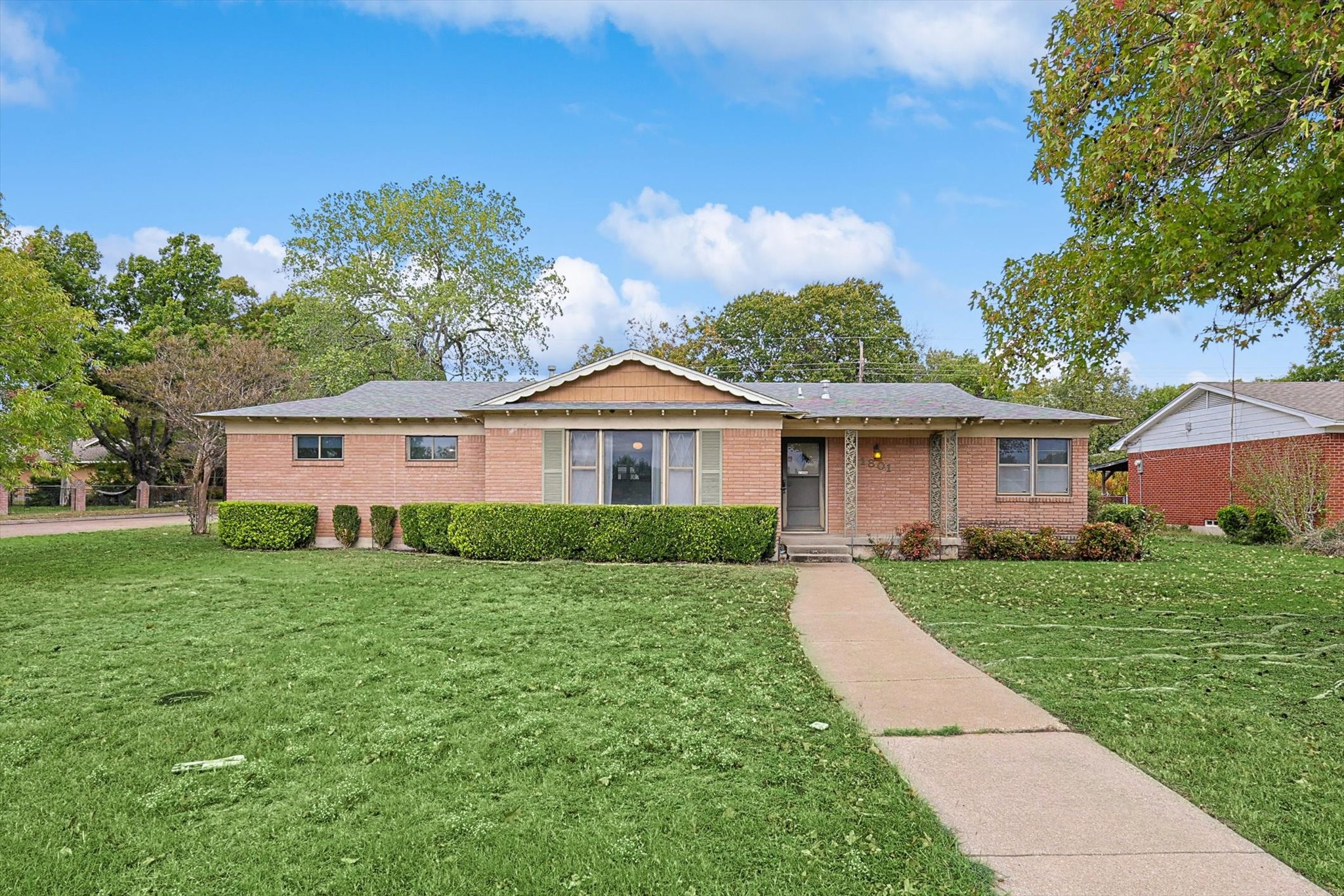 1801 Ferris Avenue Waxahachie TX 75165