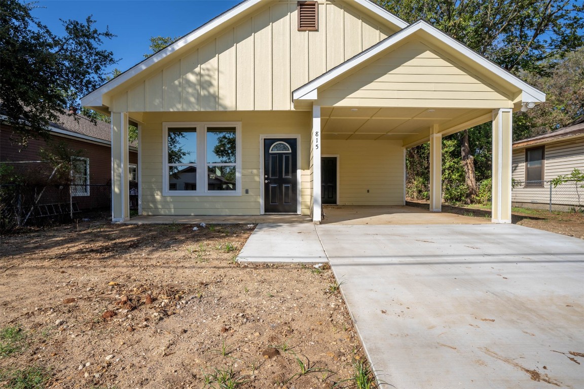 815 N Robinson Street Cleburne TX 76031