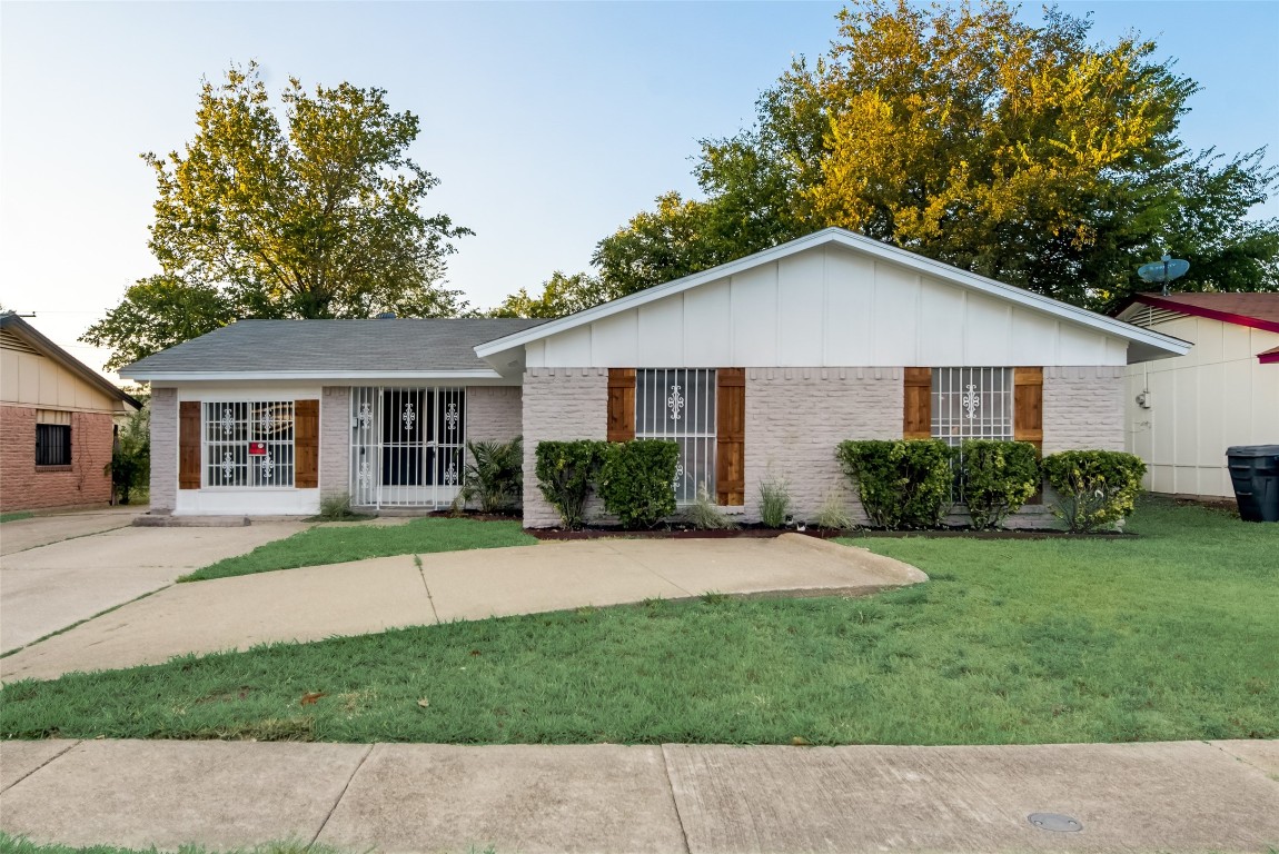 3451 Pacesetter Drive Dallas TX 75241