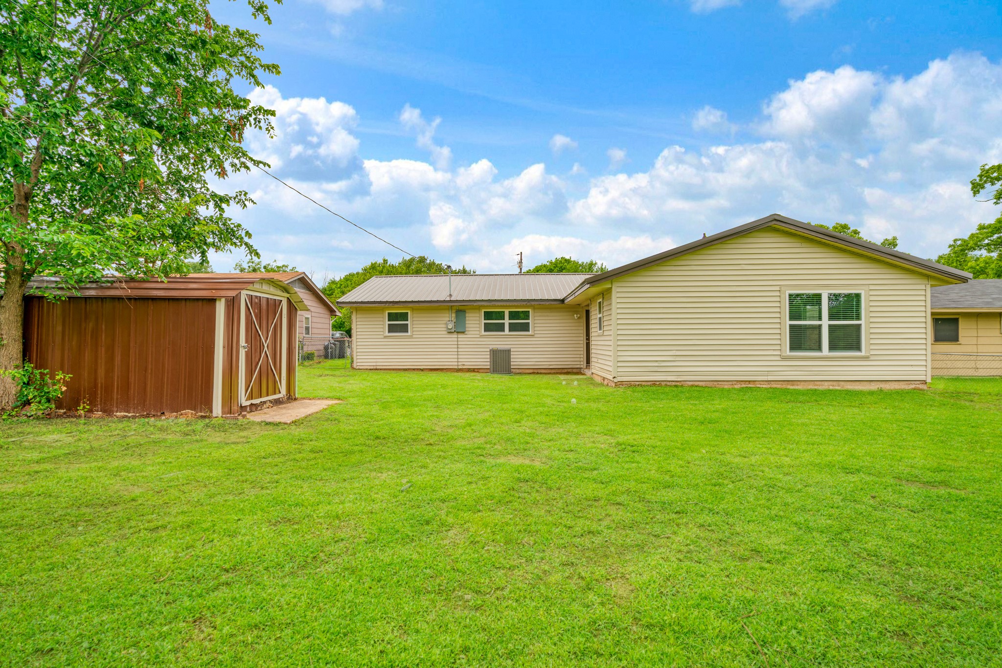 1240 NE 17th Street Paris TX 75460
