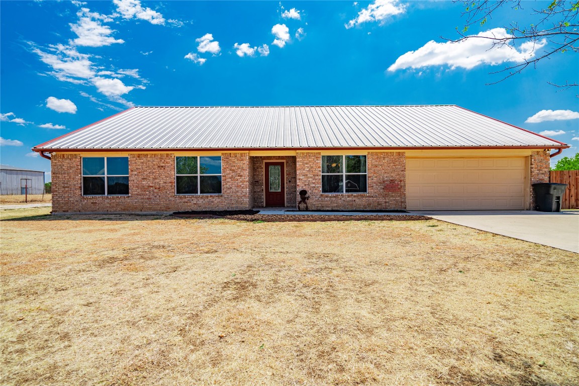 2366 County Road 1370 Alvord TX 76225