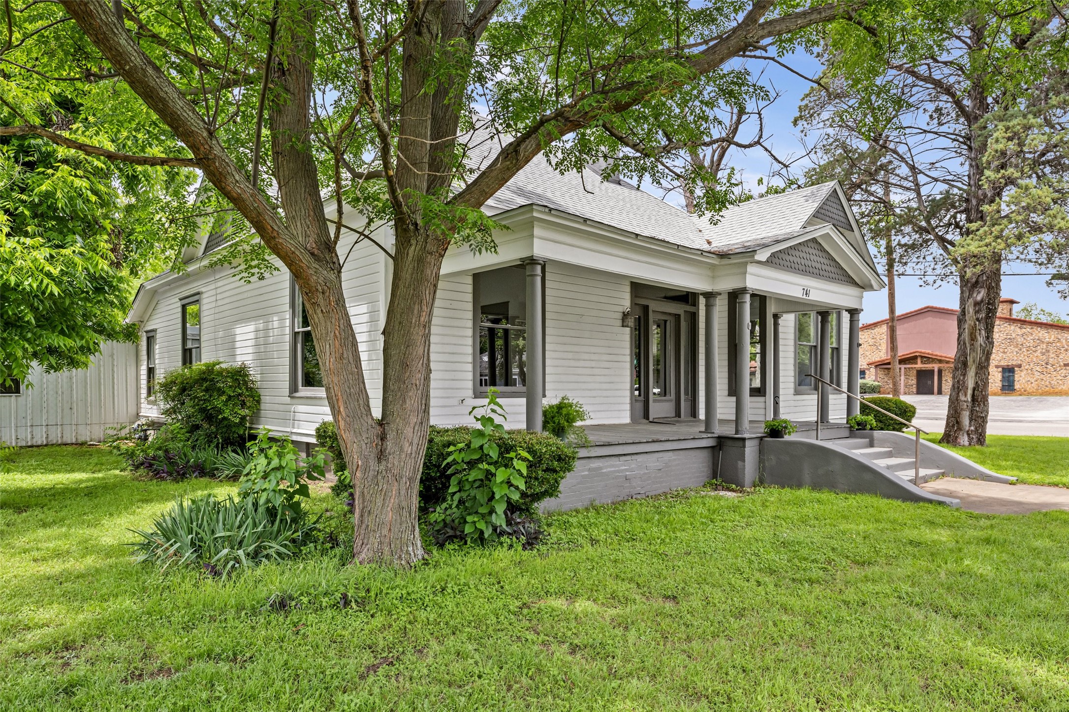 741 N Anglin Street Cleburne TX 76033