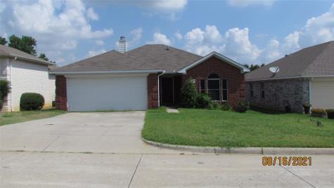 7729 Stonebank Court Fort Worth TX 76112