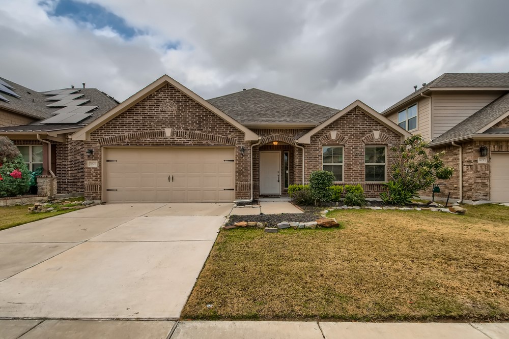 1821 Ridge Creek Lane Aubrey TX 76227