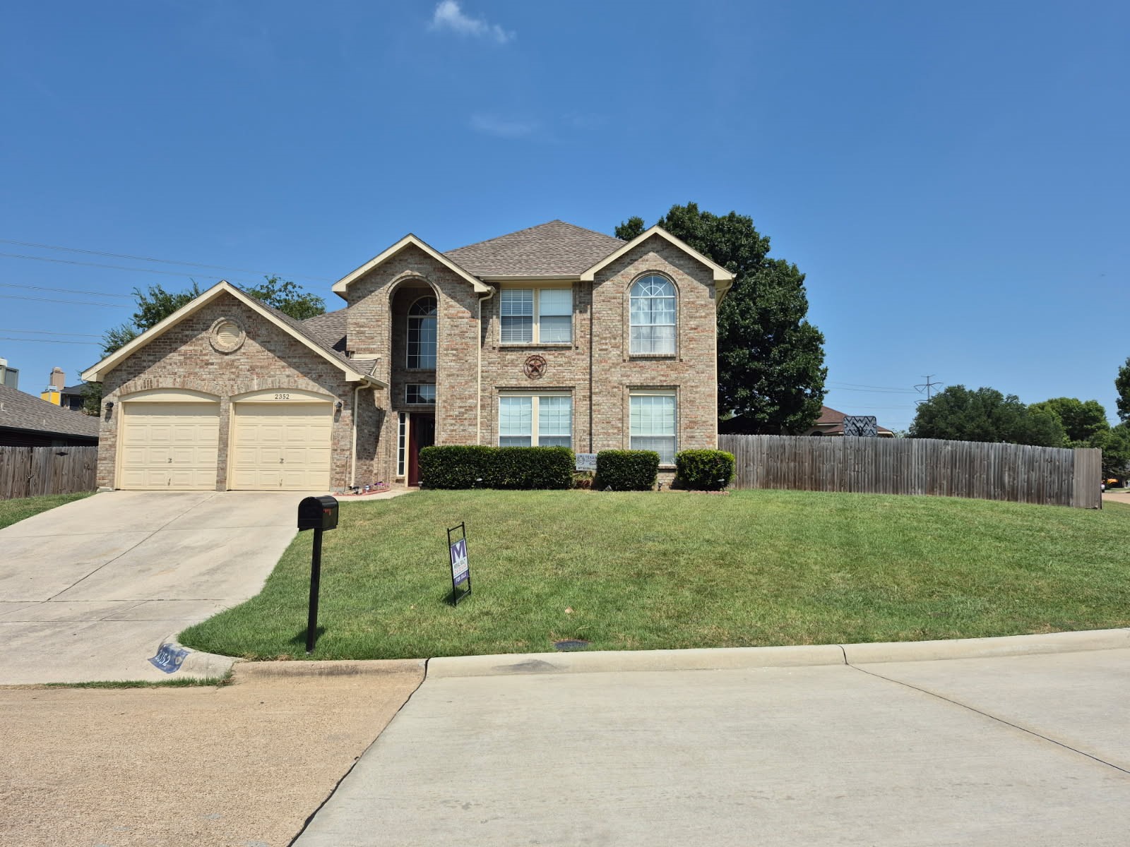 2352 Warrington Drive Grand Prairie TX 75052