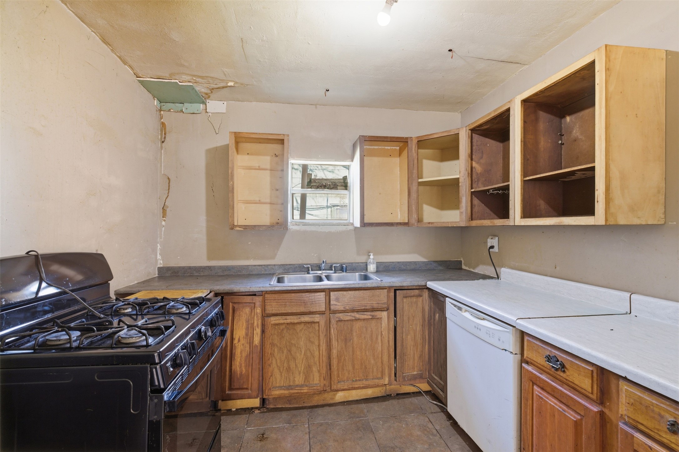 1703 Navaro Street Dallas TX 75208