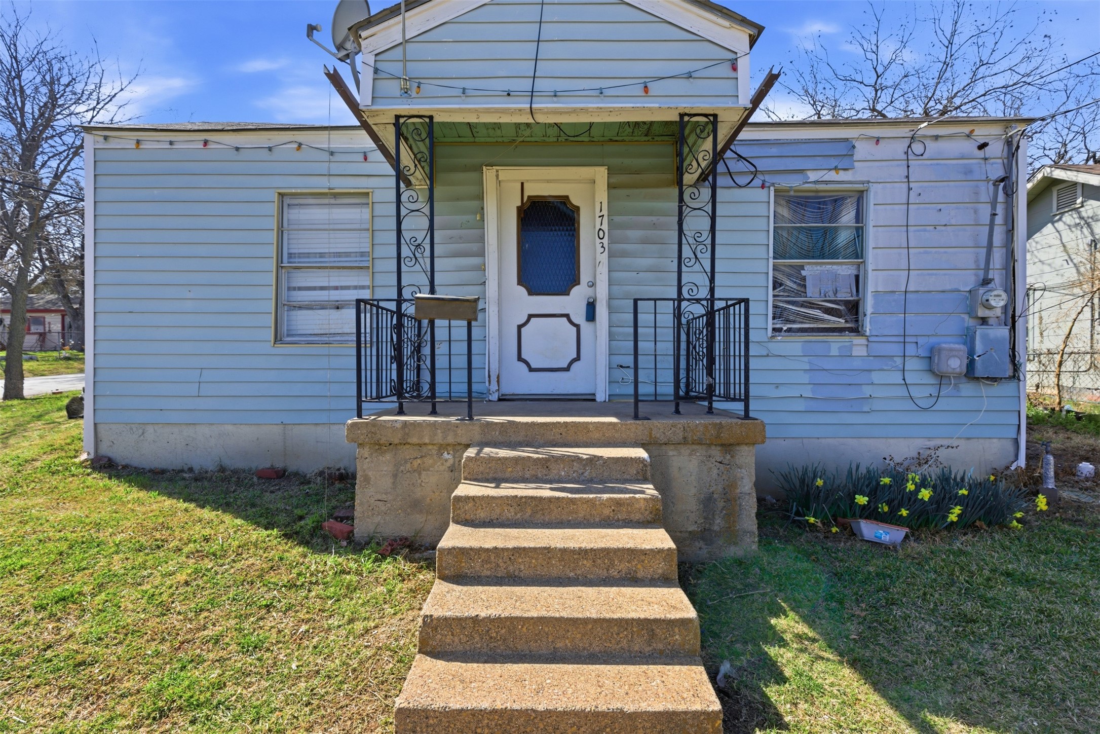 1703 Navaro Street Dallas TX 75208
