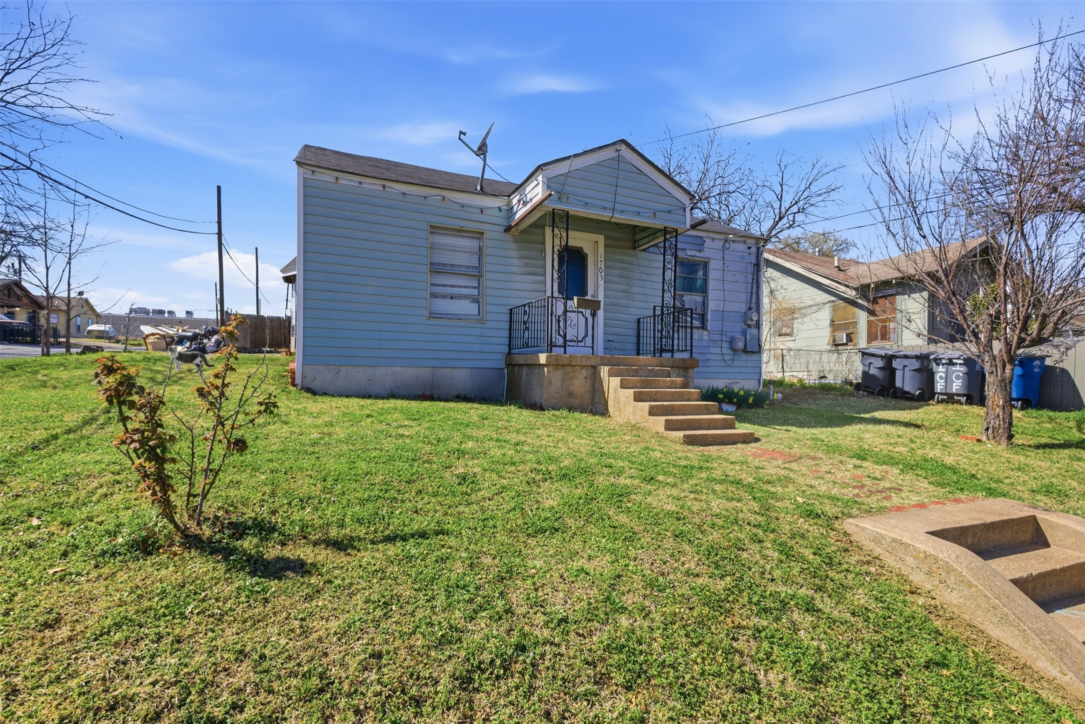 1703 Navaro Street Dallas TX 75208
