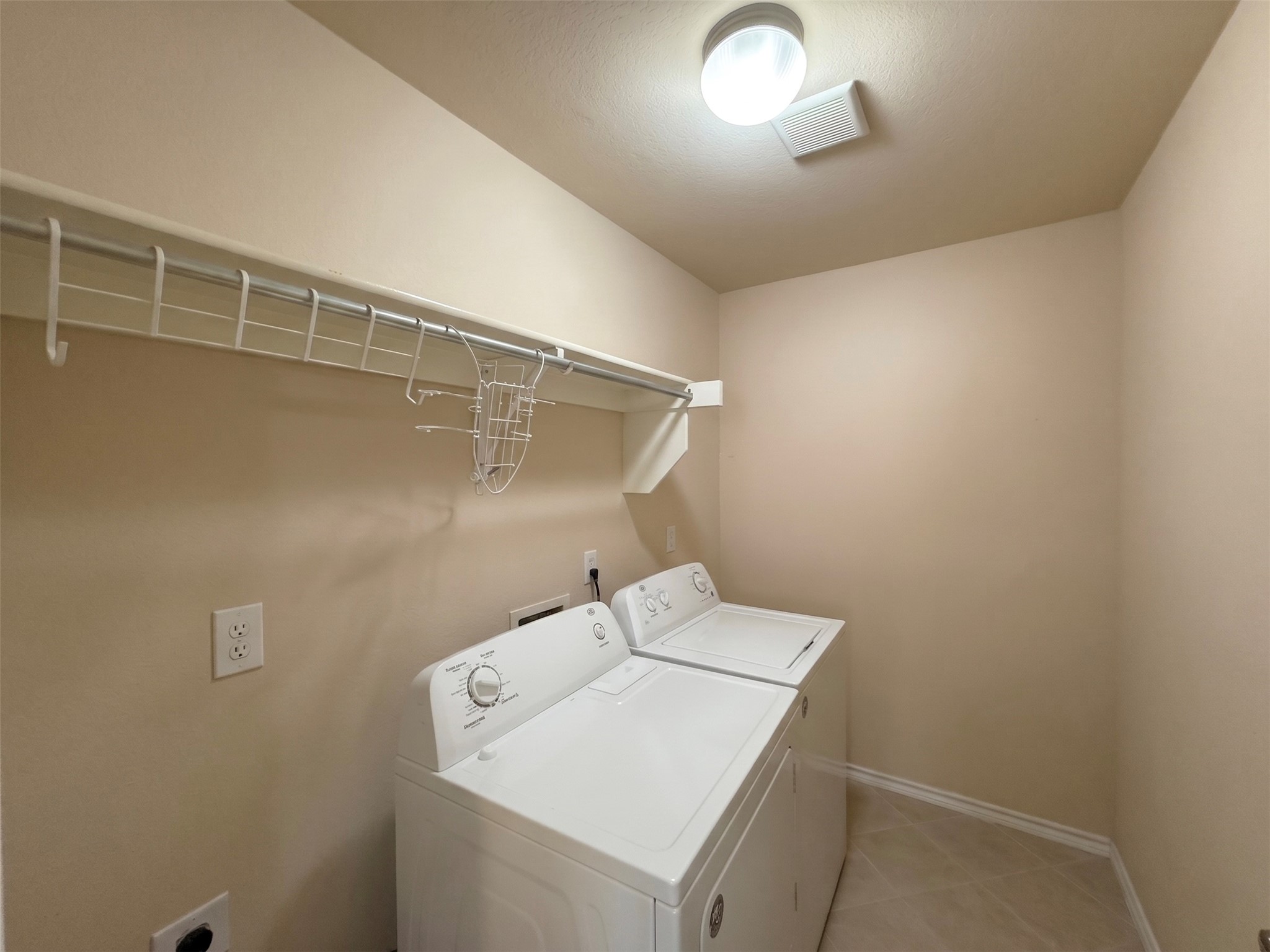 1995 Castle Drive Garland TX 75040