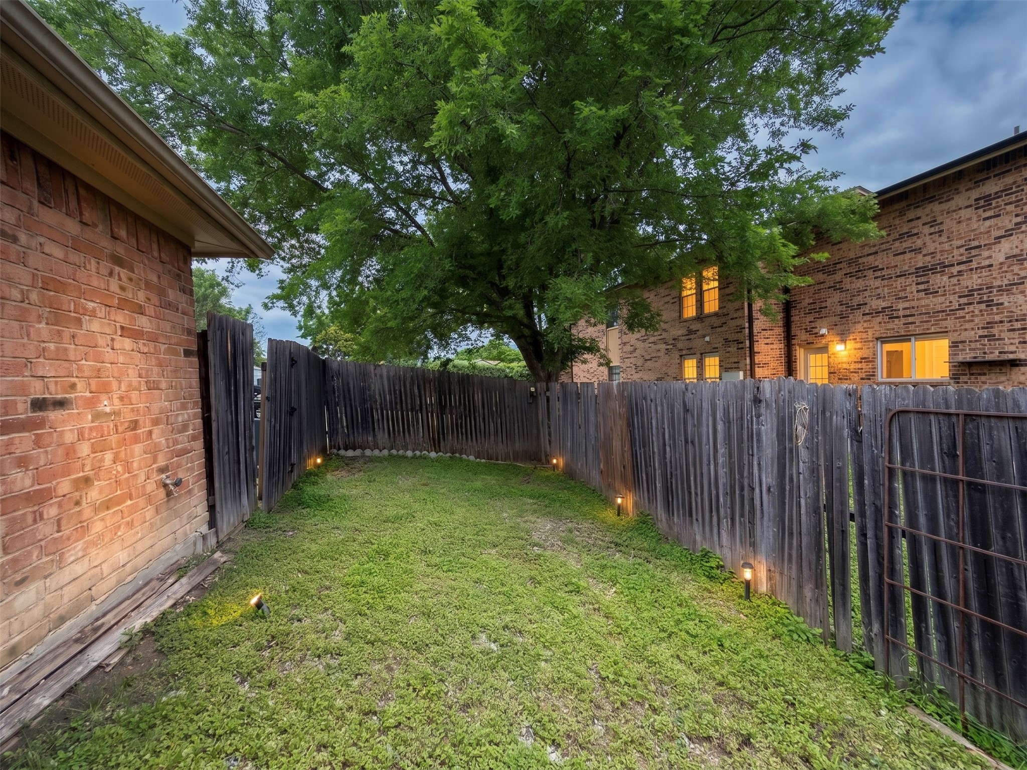 1995 Castle Drive Garland TX 75040