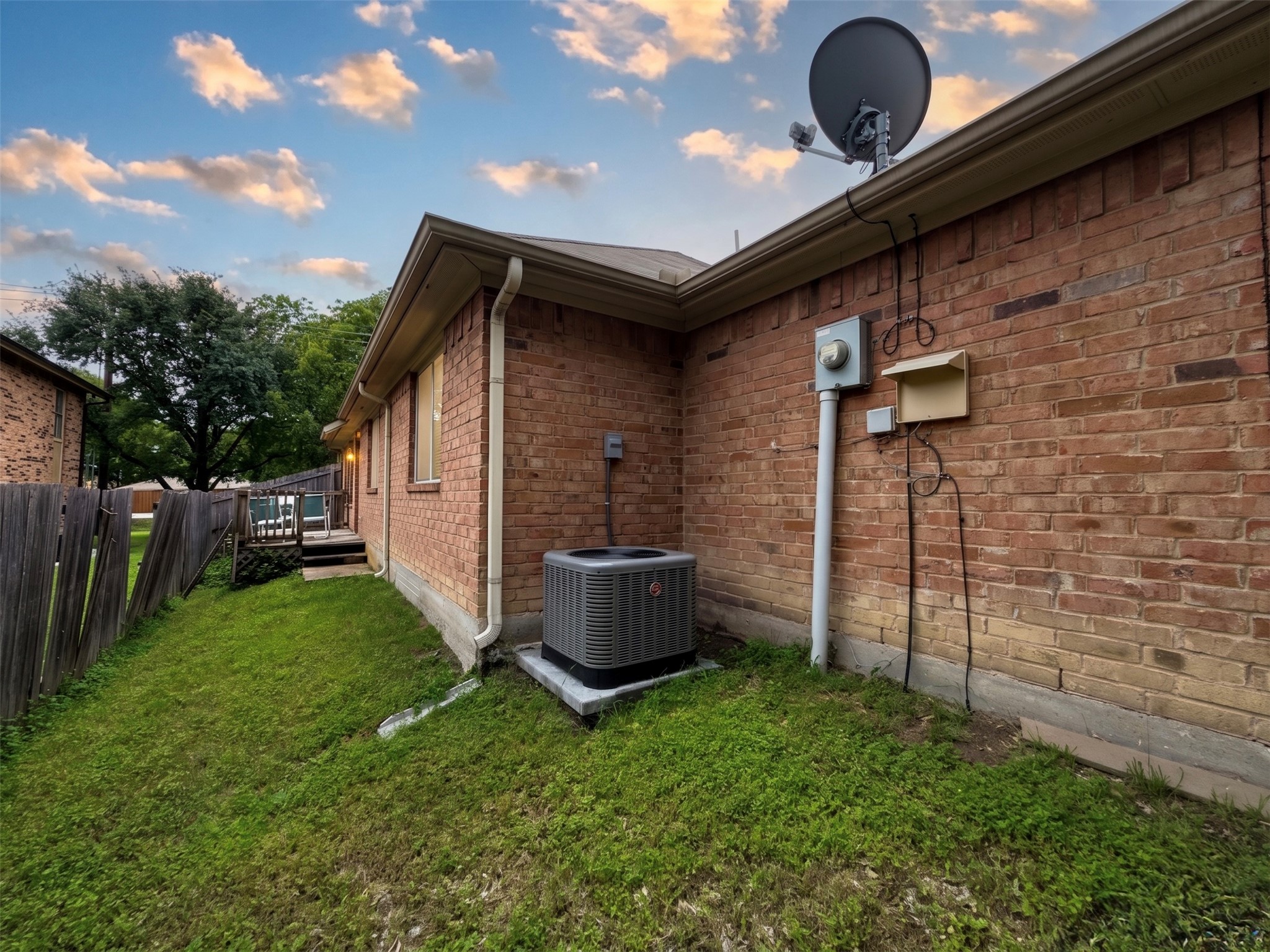 1995 Castle Drive Garland TX 75040