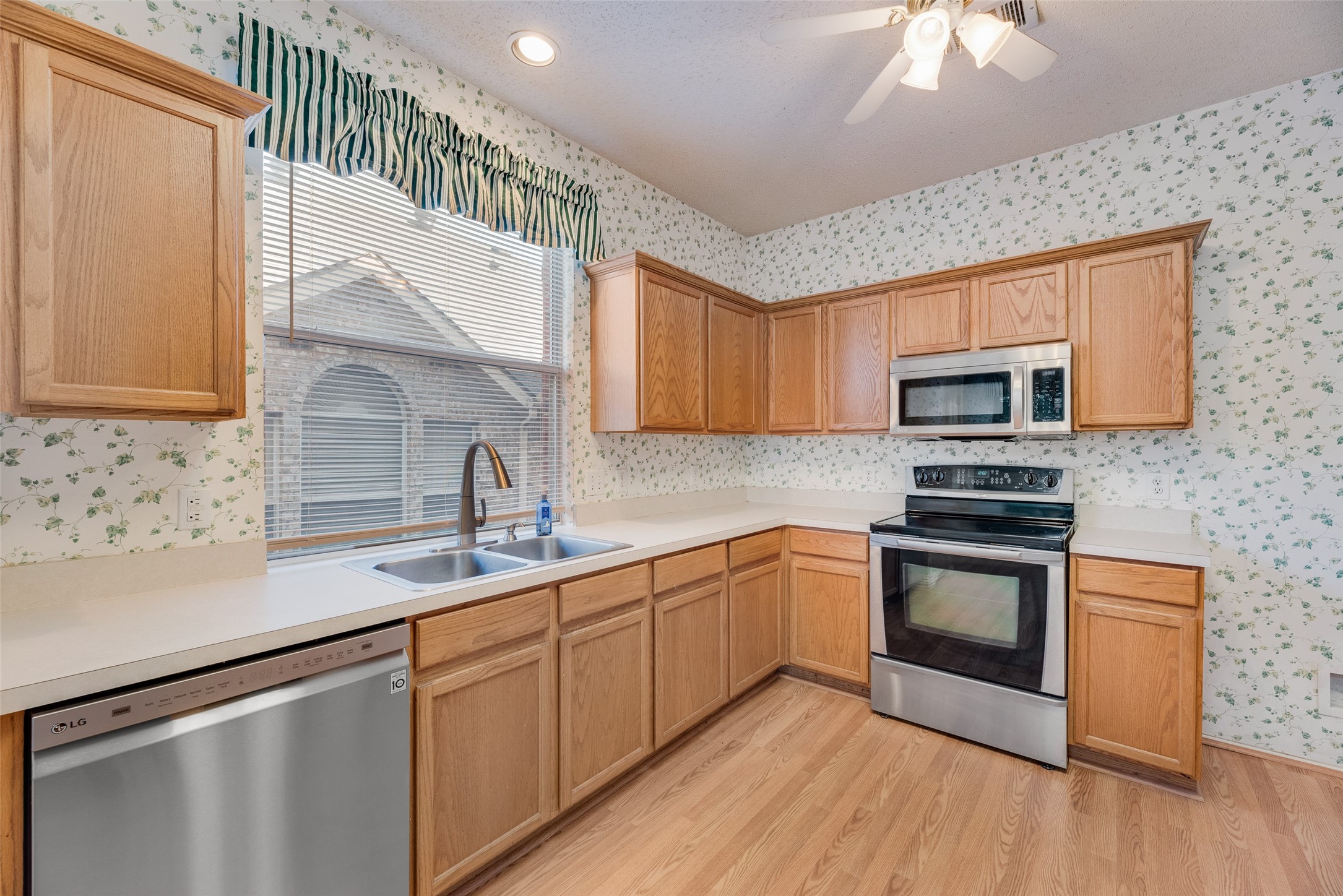 904 Lake Bluff Drive Lake Dallas TX 75065