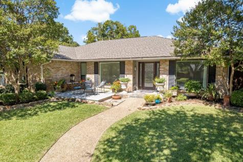 7817 La Manga Drive Dallas TX 75248