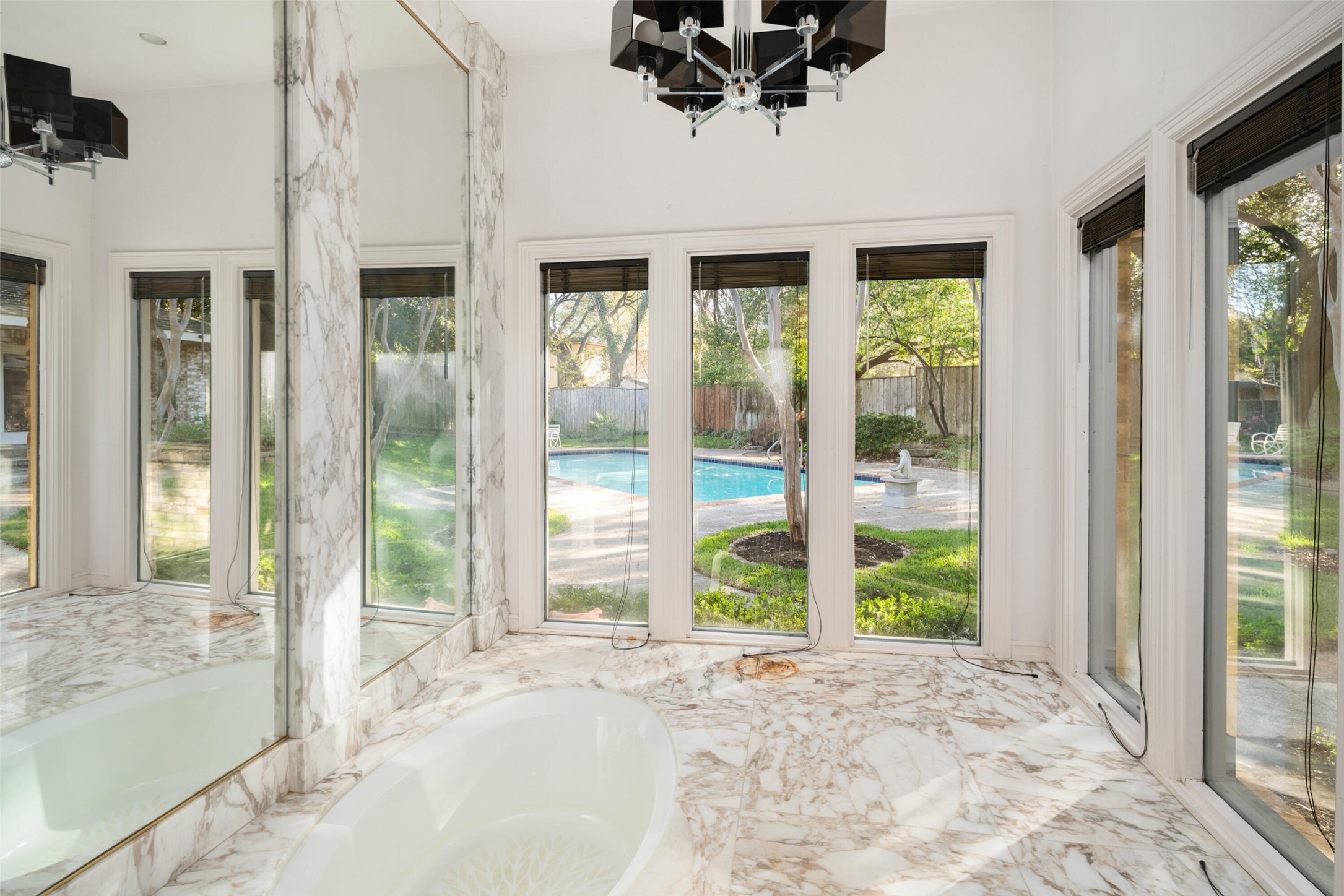 5045 Lakehill Court Dallas TX 75220
