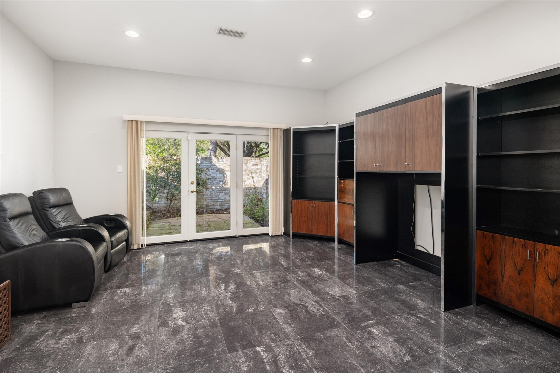 5045 Lakehill Court Dallas TX 75220