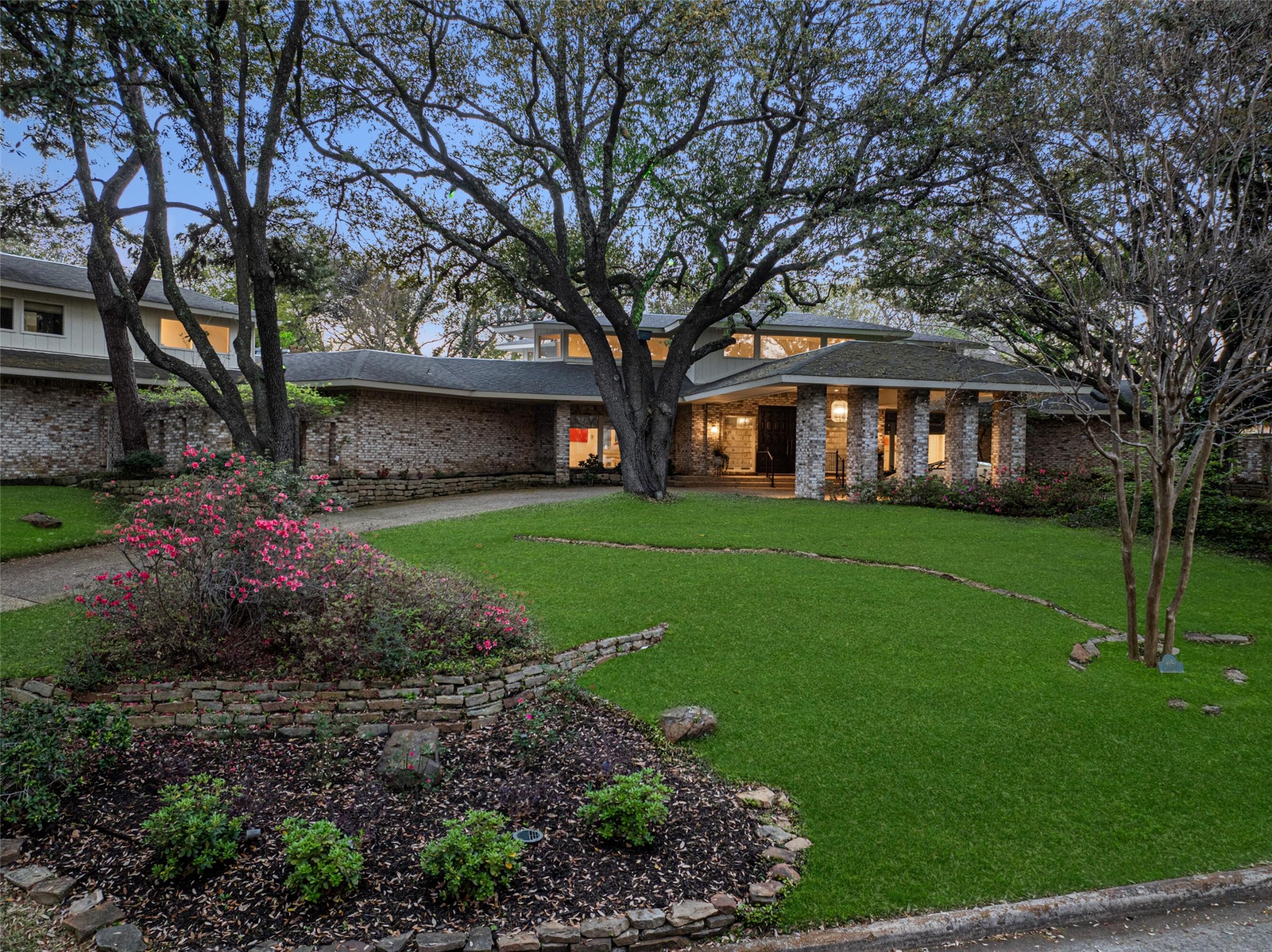 5045 Lakehill Court Dallas TX 75220