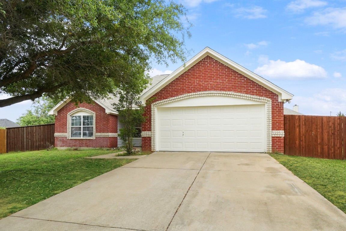 800 Meadowview Court Aubrey TX 76227