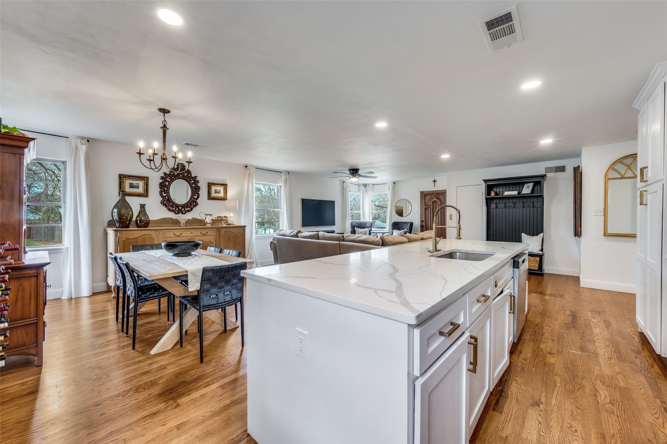 416 Lakeside Drive Irving TX 75062
