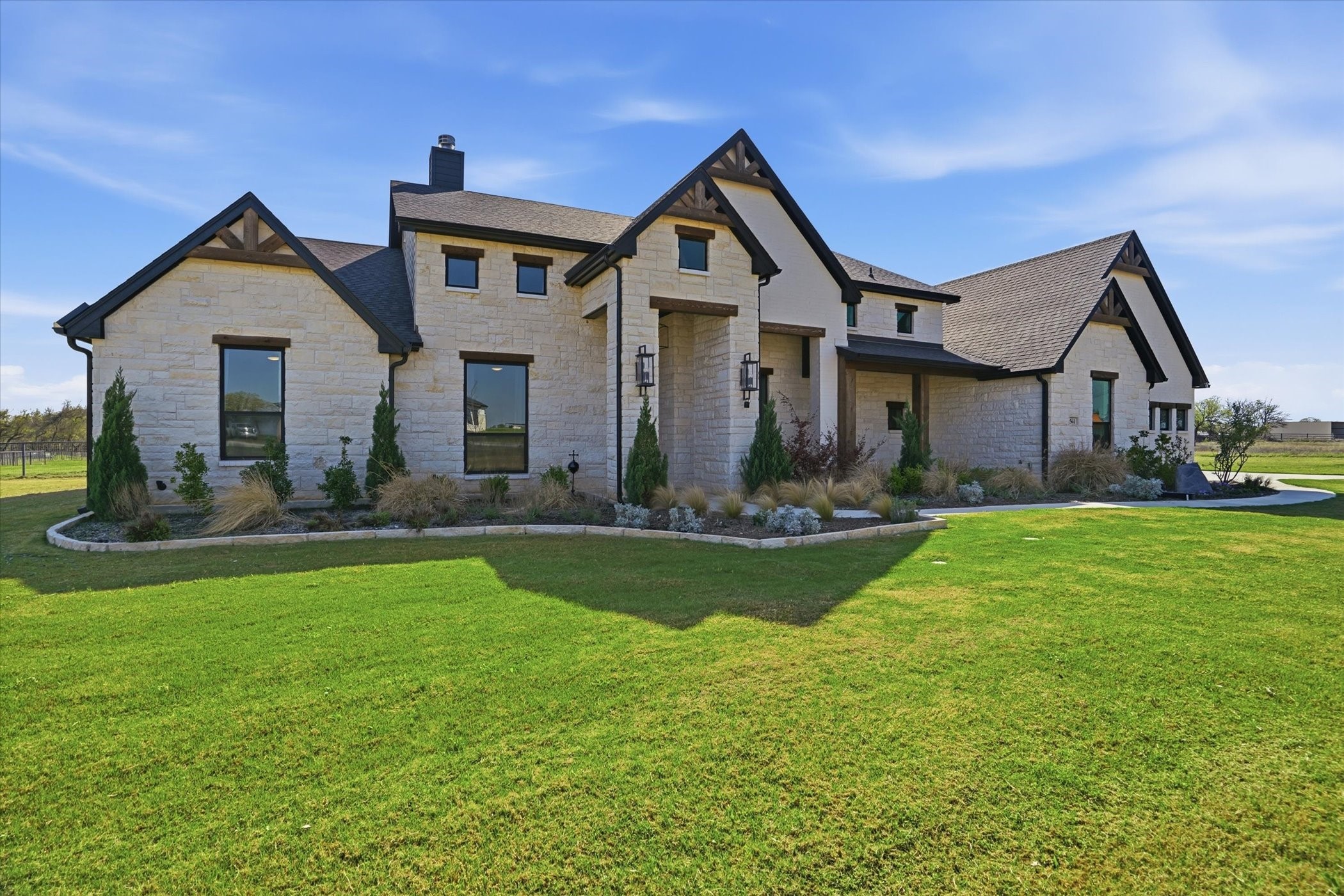 561 Royal Santana Weatherford TX 76087