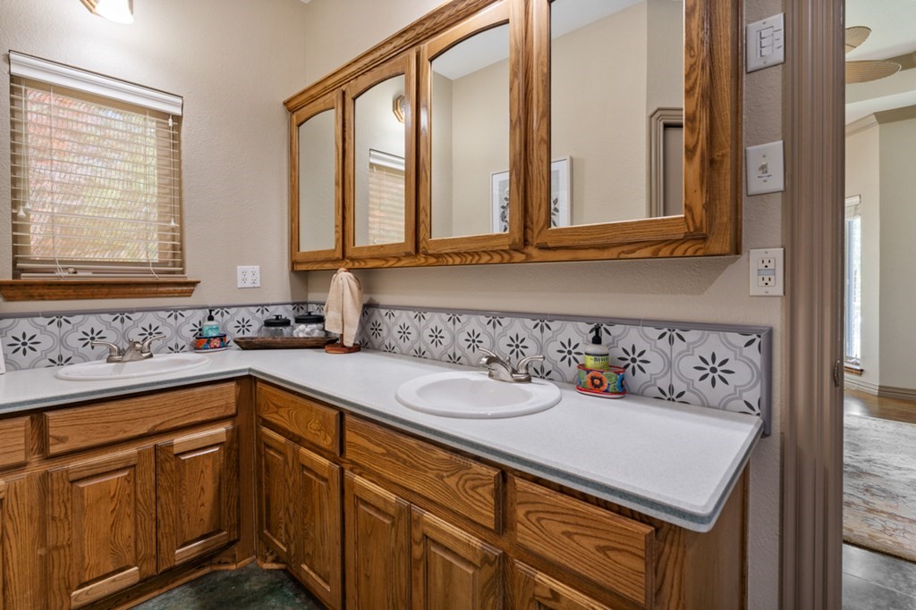 211 N Beverly Drive Malakoff TX 75148