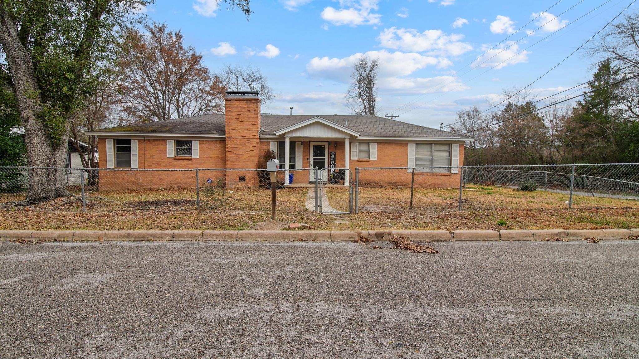 700 Powderhorn Drive Athens TX 75751