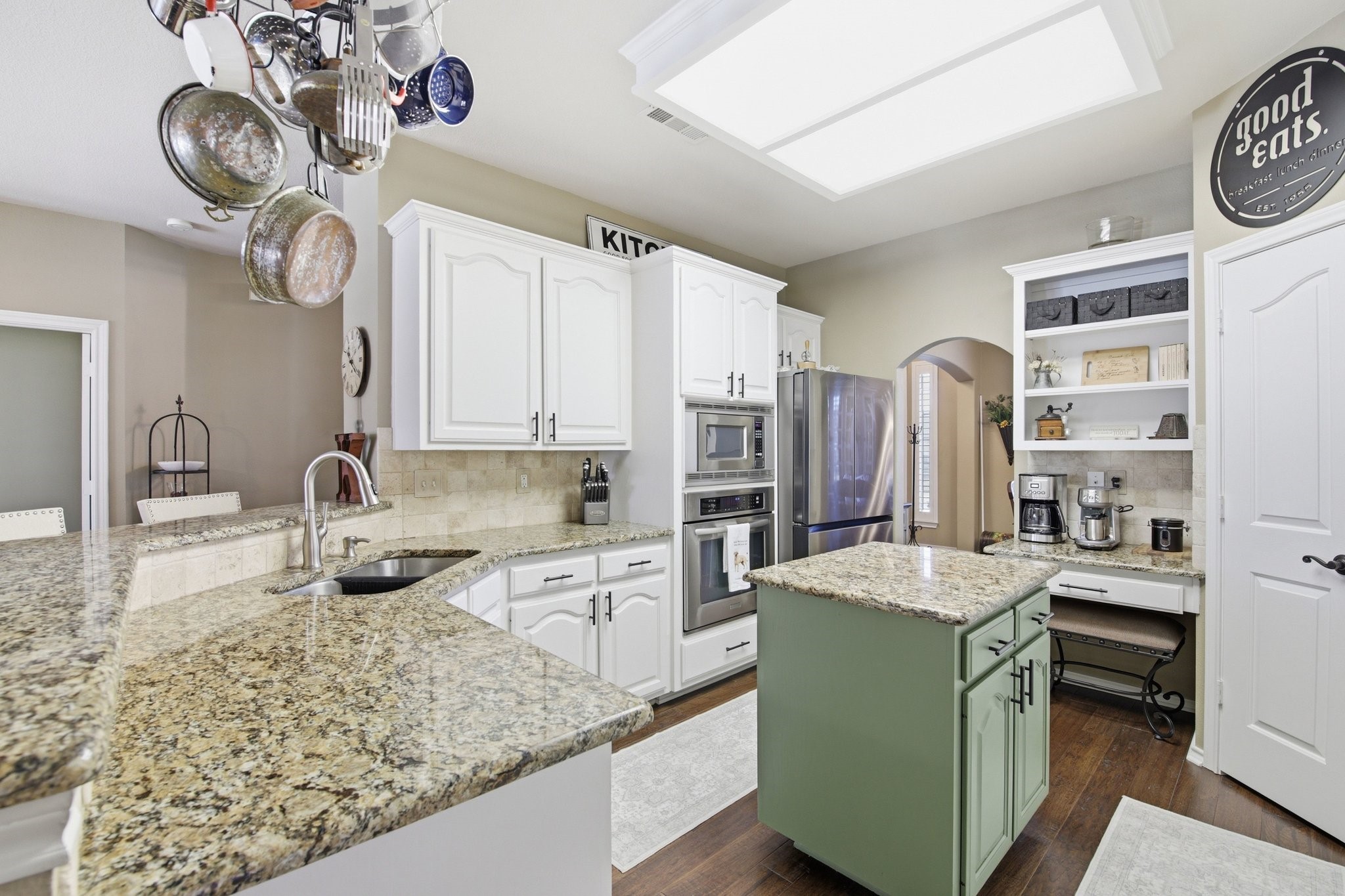 1117 Crestview Drive Bedford TX 76021