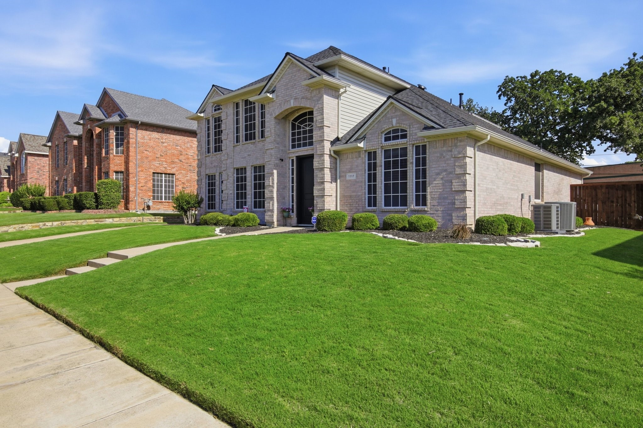 1117 Crestview Drive Bedford TX 76021