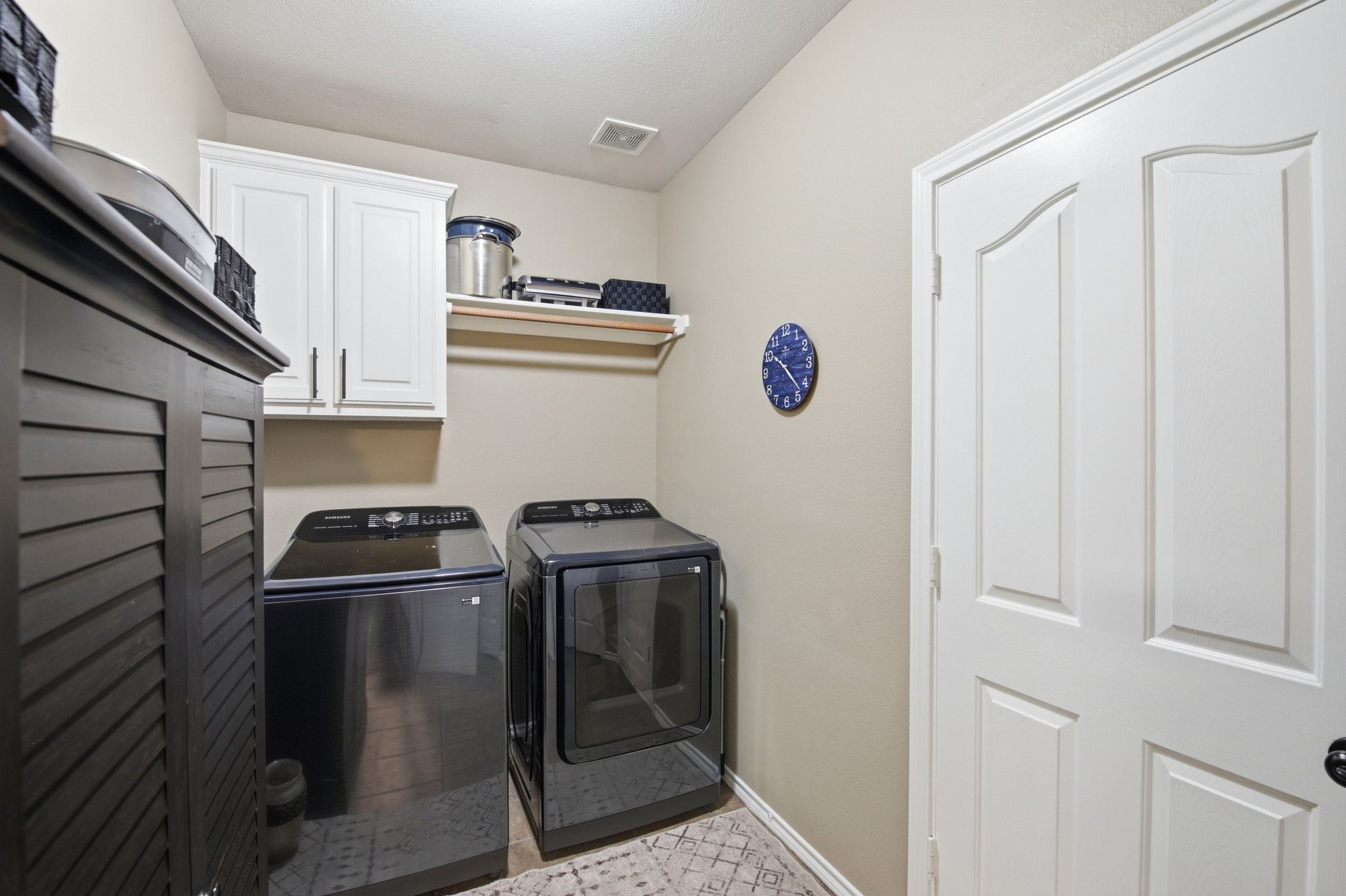 1117 Crestview Drive Bedford TX 76021