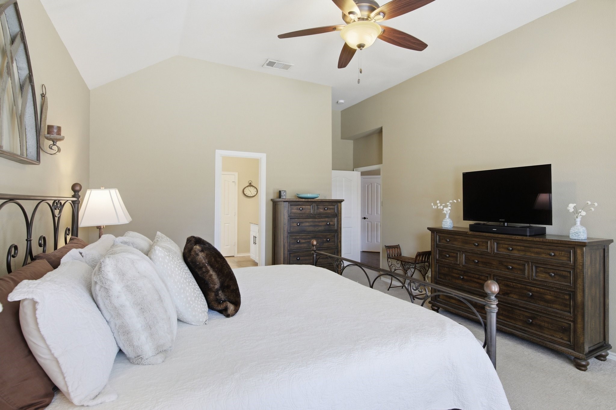 1117 Crestview Drive Bedford TX 76021