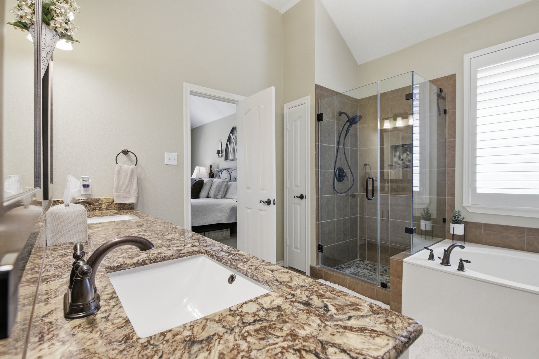 1117 Crestview Drive Bedford TX 76021
