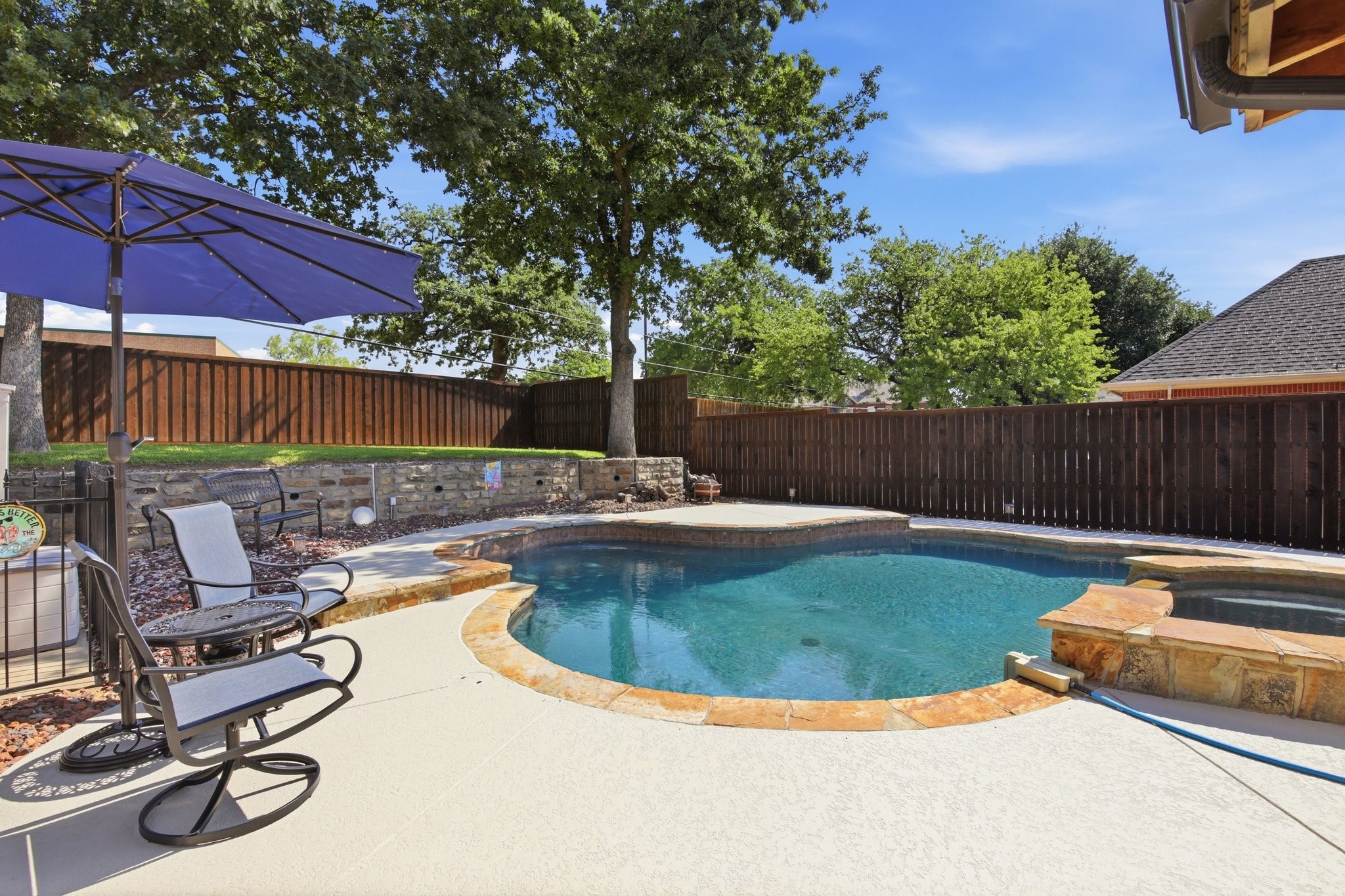 1117 Crestview Drive Bedford TX 76021